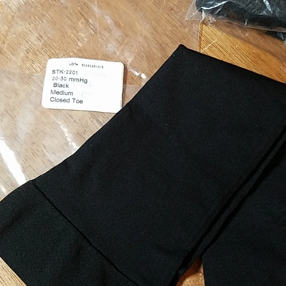 Black Knee High Closed Toe 20-30 mmHg Medium